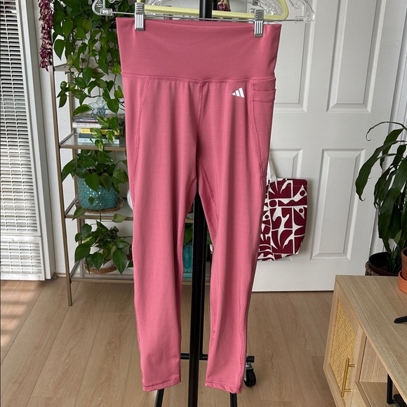 adidas Pants - Women’s Adidas Leggings. Size Medium. 23” inseam.